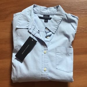NWT Tommy Hilfiger Button Down Top. Size Small.